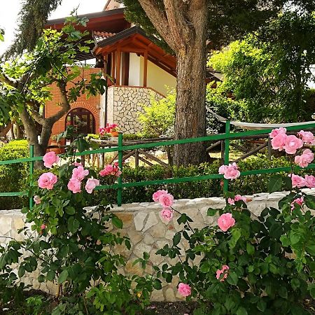 La Dimora Di Radha B&B Centro Olistico Ренде Екстериор снимка