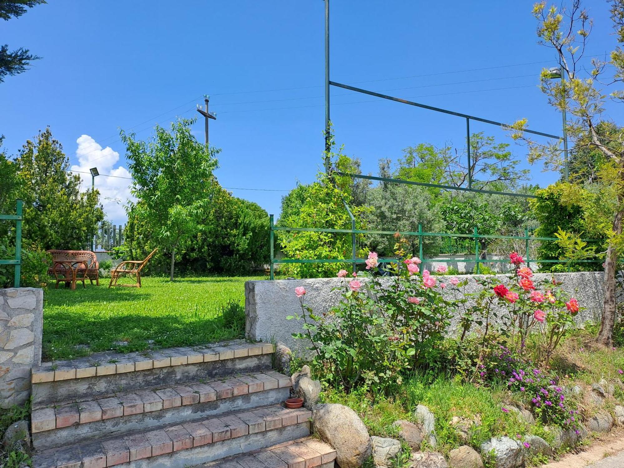 La Dimora Di Radha B&B Centro Olistico Ренде Екстериор снимка